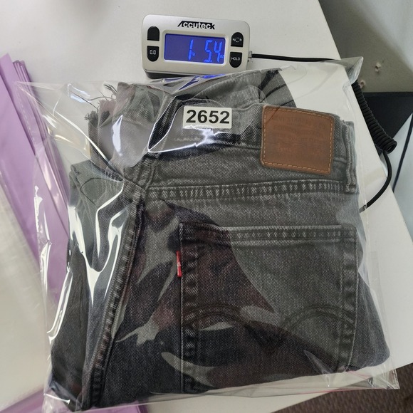 Levis Womens Premium Wedgie Straight Jean Size 29 Washed Black High Rise Raw Hem - Picture 15 of 15